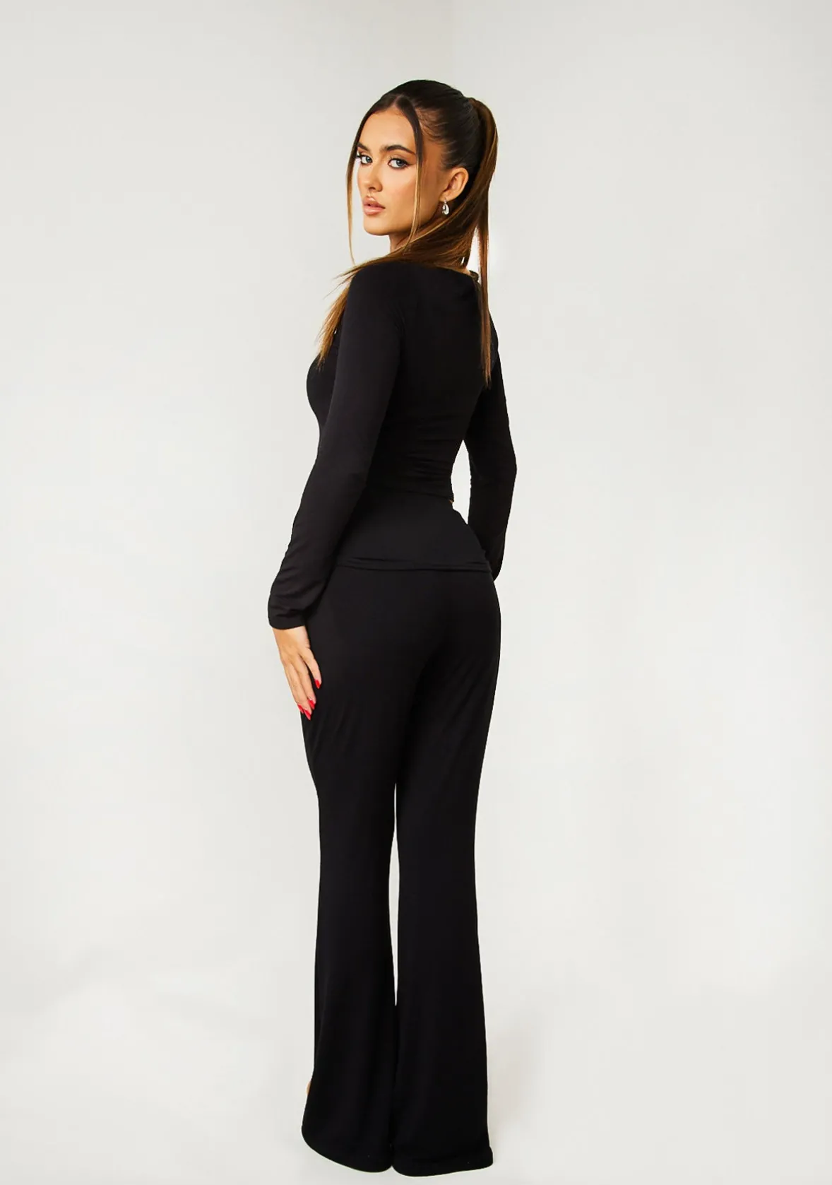 Meriah Black Long Sleeve Crop T-shirt